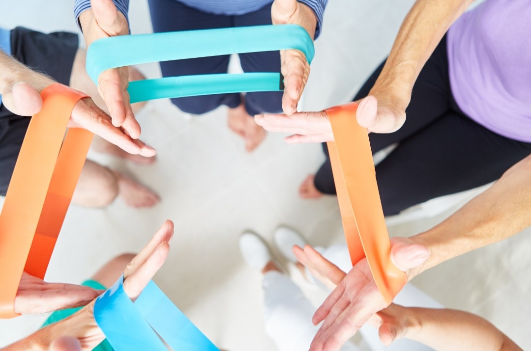 esercizi con elastici